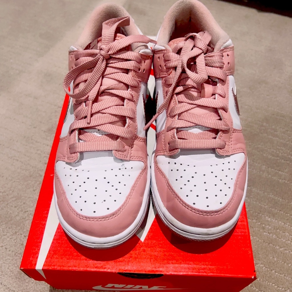 Nike Dunk Low Pink Velvet - Picture 1 of 4